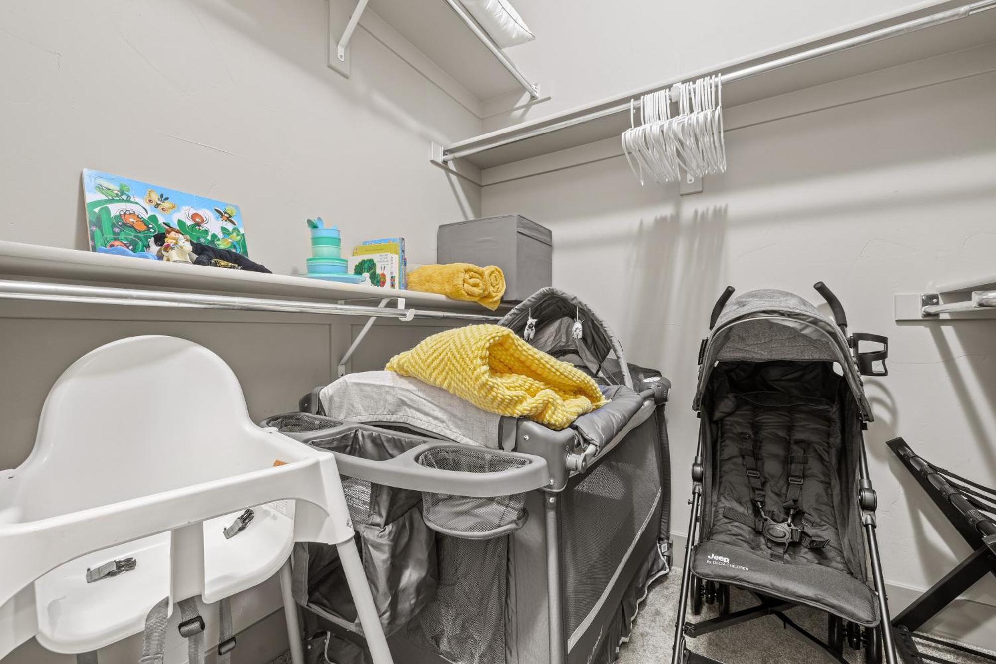 Butterfly Themed Kings Apartment With Private Garage & Access To Lux Hot Tub, Bbq & Gym 사우스요르단 외부 사진